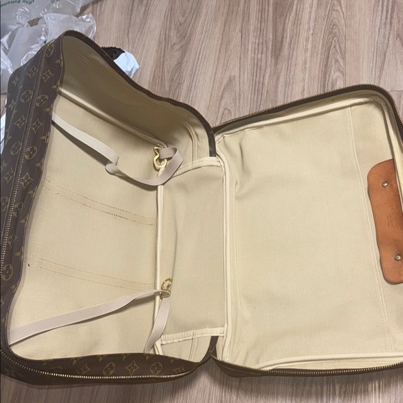Louis Vuitton Brown Monogram Travel Bag (call out) - Picture 9 of 11